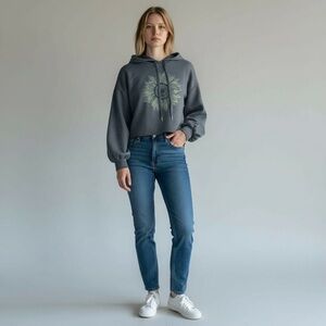 Le Lis Raw Edge, Cropped, Lightweight Hoody